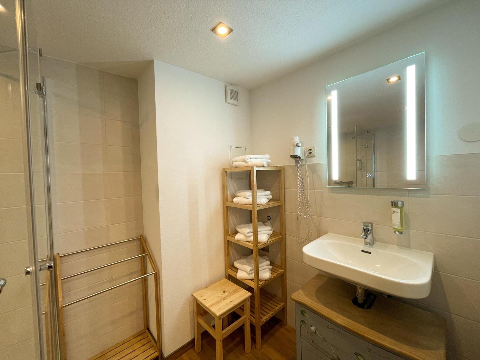 Apartment No12 Mit Zwei Schlafzimmern Und Wohnkueche Quedlinbourg Extérieur photo
